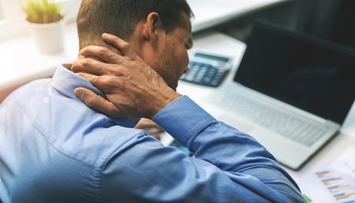 Text Neck Syndrome: How Excessive Mobile and Laptop Use Is Silently Affecting Your Spine